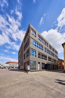 Volksbank Raiffeisenbank Würzburg eG, Würzburg-Forum branch, commercial building, modern