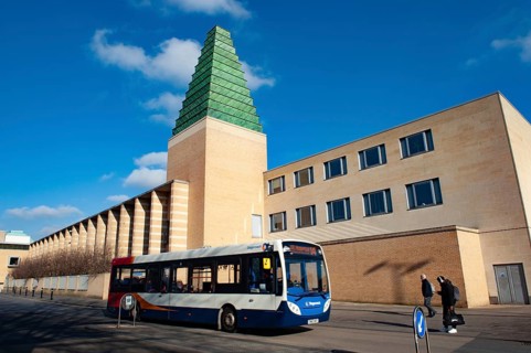 Oxford, England, UK. February 6th 2020 City Bus passing the Said Business School, Oxford
