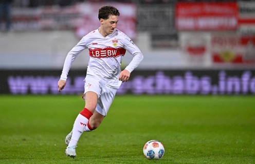 Angelo Stiller VfB Stuttgart (06) Action on the ball Football Bundesliga, Voith-Arena, Heidenheim,