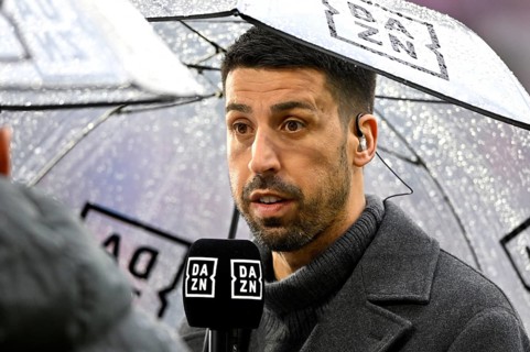 DAZN TV expert Sami Khedira interview with screen microphone Mikro Logo Rain, soccer Bundesliga,