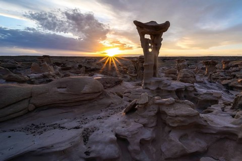 Captivating sunrise over unique hoodoo formations in Bisti De-Na-Zin Wilderness, New Mexico, USA