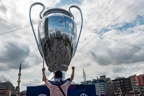 Istanbul, Turkey. June 9th 2023 An Inter Milan football supporter in Istanbul before the UEFA