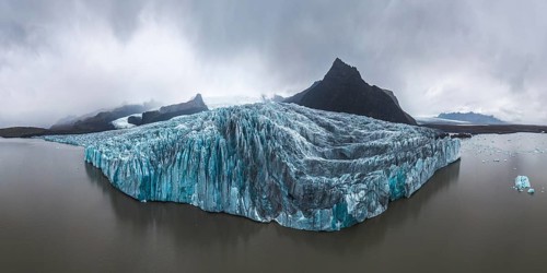 Panoramic view of the stunning Vatnajokull Glacier in Iceland's Vatnajokull National Park Captures