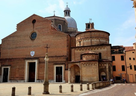 Cathedral of Padua, Cattedrale di Santa Maria Assunta, and the adjacent baptistery in Padua,