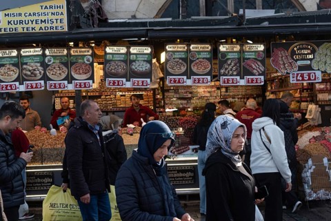 Istanbul, Turkey 10th January 2025 Turkish shoppers in a busy market near the Spice Bazaar in the