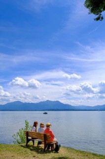 Seniors, family, couple on a rest area, Fraueninsel, Chiemsee, Chiemgau, Upper Bavaria, Bavaria,