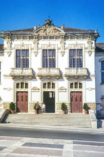 Historic city hall building, Câmara Municipal de Leiria, architect Ernesto Korrodi, Leiria,