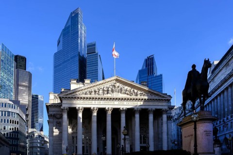 London, UK. January 29th 2025 The Royal Exchange building flanked by Threadneedle Street and Bank