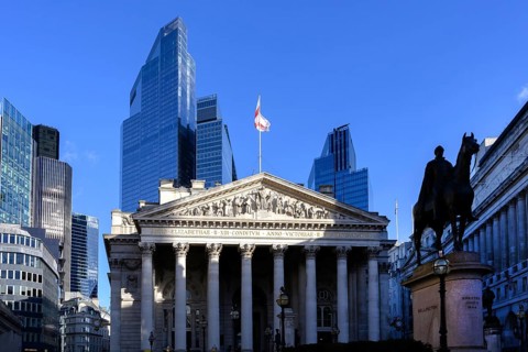London, UK. January 30th 2025 The Royal Exchange building flanked by Threadneedle Street and Bank