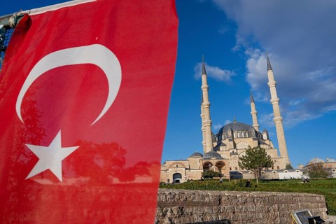 Edirne, Turkey. October 4th 2025. The Ottoman imperial Selimiye Mosque with the Turkish national