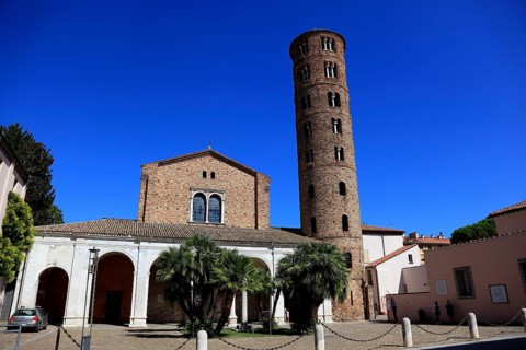 Basilica of Sant'Apollinare Nuovo, three-nave basilica church from the 6th century. It was built by