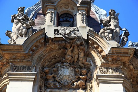 Romania, capital Bucharest, Bucuresti, main entrance to the Cantacuzino Palace, houses the George
