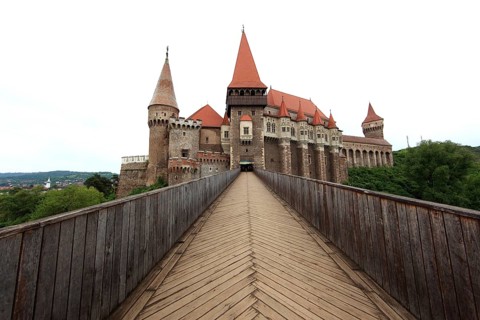 Hunedoara Castle, Castelul de Hunedoara, also Corvinus Castle, Corvini Castle, Eisenmarkt Castle,