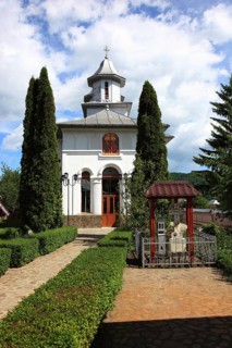 Biserica Sfantul Ierarh Nicolael, Saint Nicholas Church, with cemetery, in the municipality of