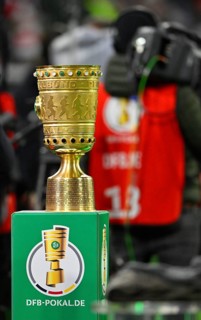 Cup on podium, TV camera, logo, soccer Bundesliga, DFB-Pokal, Allianz Arena, Munich, Bayern,