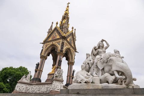 Asian group, neo-gothic Albert Memorial, monument to Prince Albert, wife of Queen Victoria,