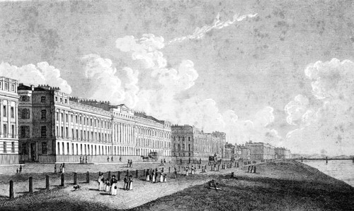 Grand Terrace, Brighton, England, wide promenade along the coast, many walkers, strolling, lawn,