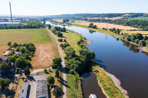 Down the Elbe valley in Coswig, in front the ferry port of Coswig, in the background Readebeul and
