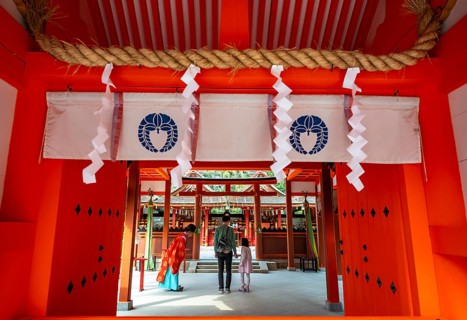 Visitors to Yoshida Shrine Sanctuary, Shinto Shrine, Kyoto, Japan
