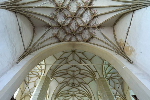 Net vault of the late Gothic three-nave hall church, 15th century, Birthälm fortified church,