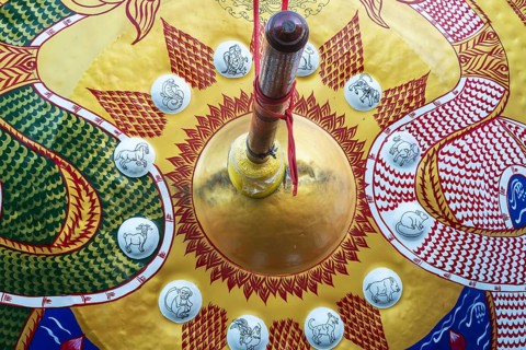 Temple gong (also known as victory gong or luck gong), on the ascent to Wat Saket (Golden Mount) in
