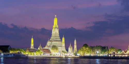 Festive lighting on New Year's Eve at Wat Arun, Temple of Dawn, Bangkok, Thailand