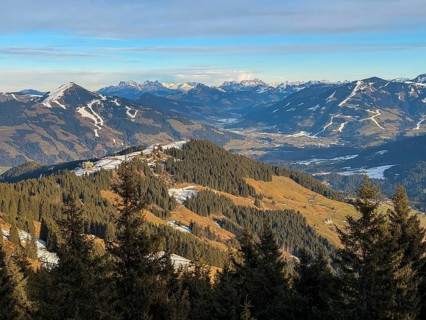 View of Markbachjoch ski area and Brixental with Hoher Salve, hiking to Feldalphorn, Kitzbühel