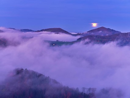 View from the Gisliflue of the Jurassic foothills covered in fog from the left, Summerholde,