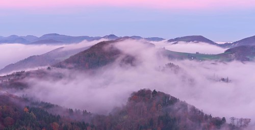View from the Gisliflue of the Jura foothills covered in fog from the left, Wasserfluh,