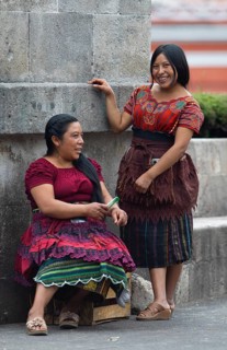 Mayan woman from the K'iché people in traditional dress, Parque Centroamérica or Parque Central,