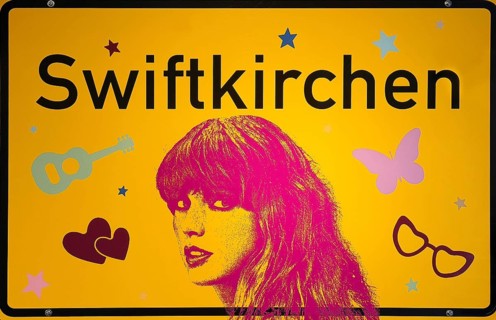 Ortschild Swiftkirchen, temporary nickname for the city of Gelsenkirchen at Taylor Swift's concerts