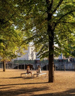 Summer lifestyle, tourists and passers-by in the pleasure garden in Berlin-Mitte, Berlin, Germany