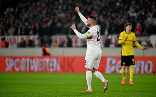 Goal celebration Deniz Undav VfB Stuttgart (26) Gesture Gesture in the background Perimeter