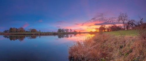Intensive sunset on the Weser, Mahlen, Hassel, Nienburg, Lower Saxony, Germany