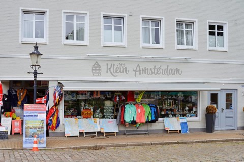 Hotel Klein Amsterdam with shop, 'Little Amsterdam of the North' Friedrichstadt, North Frisia,