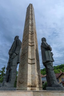 Horea, Closca and Crisan statue by sculptor Ion Vasiliu, depicting the three leaders of the peasant