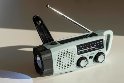Radio with crank mode, by turning the crank we generate electricity in a dynamo, which charges a