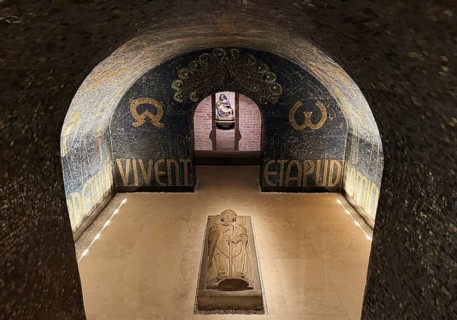 Entrance to the episcopal crypt, grave slab with relics of Bishop Meinwerk, crypt, Paderborn