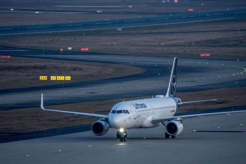 Lufthansa Airbus A320 after landing at Cologne/Bonn airport, on the taxiway to the terminal, North