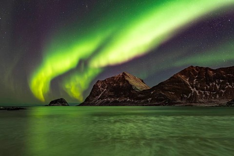 Aurora over the mountains and sea of Lofoten, Northern Lights, Northern Lights, Landscape, Leknes,