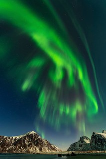 Aurora over the mountains and sea of Lofoten, Northern Lights, Northern Lights, Landscape, Leknes,