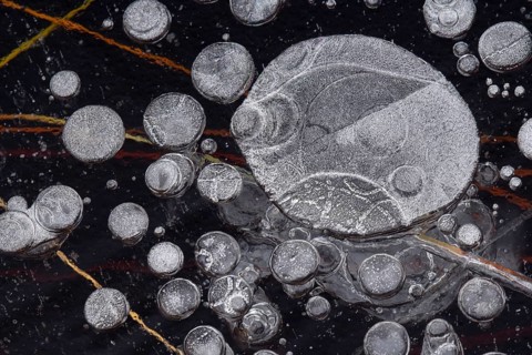 Air pockets in ice, air bubbles, Goldenstedt, Lower Saxony, Germany