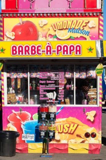 Barbe a Papa cotton candy, popcorn and beverages kiosk with French words at Fun Show traveling