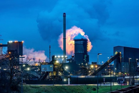 Hüttenwerke Krupp-Mannesmann, HKM in Duisburg, coking plant, fire tower with fire cloud,