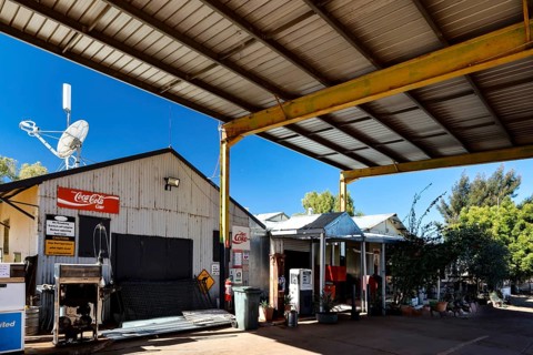 Gas station and hotel on Stuart Hwy, covered with awning, Barrow Creek, Australia