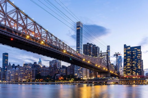 Queensboro Bridge, Riverview Terrace, New York, USA