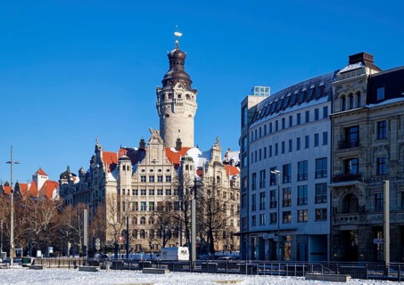 New Town Hall, monument by Hugo Licht, in winter with snow, Leipzig, Saxony, Germany