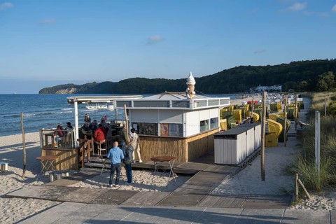 Beach bar on the sandy beach, Binz, seaside resort, Rügen island, Baltic Sea, Mecklenburg-Western