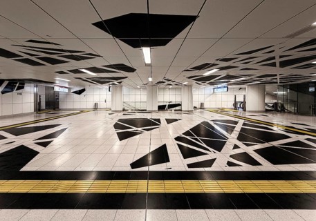 Artwork titled Surround by Heike Klussmann at the Pempelforter Straße subway station, Werhahn Line,