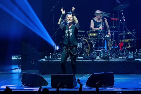 Carl Sentance, singer, NAZARETH, hard rock band, UK, Bending The Rules 2025 tour, live, 17.12.2025,